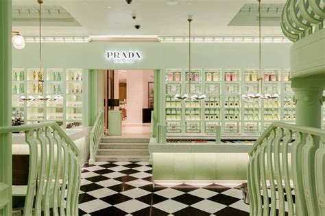 prada store experience